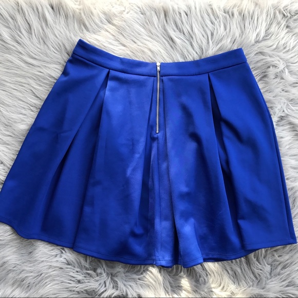 F21 Skater Skirt - Picture 2 of 3